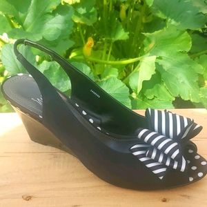 🖤Black IMPO Platform Heels.